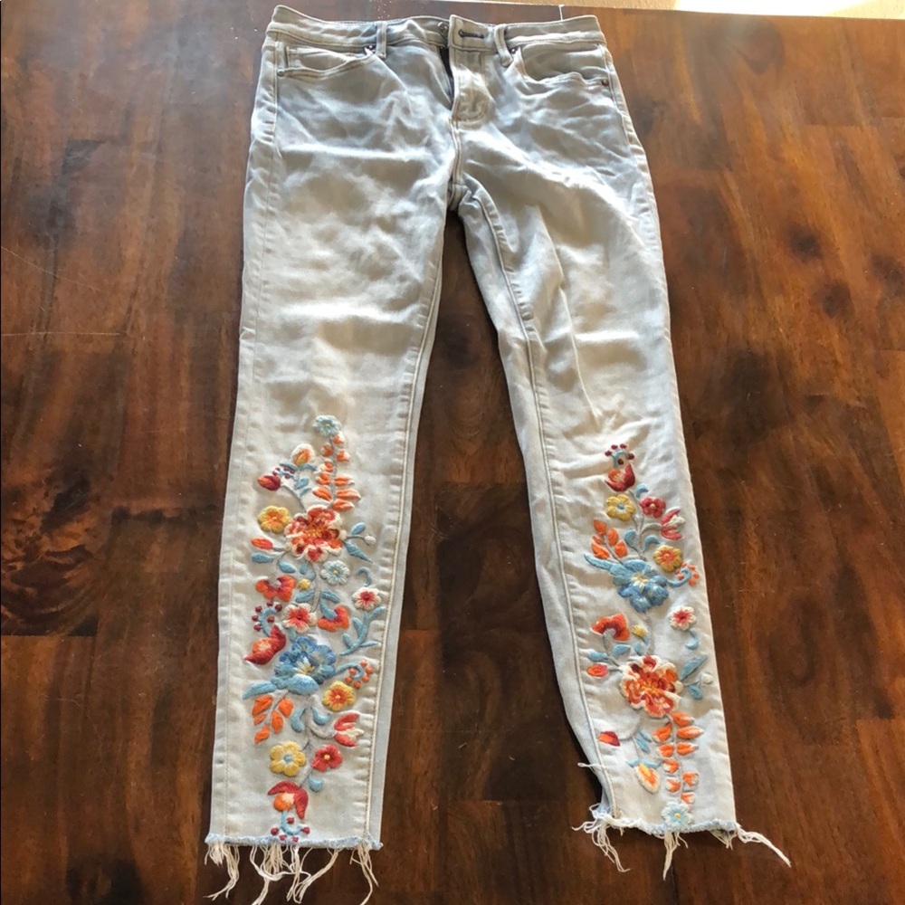 Embroidered Women's Jeans - Gray